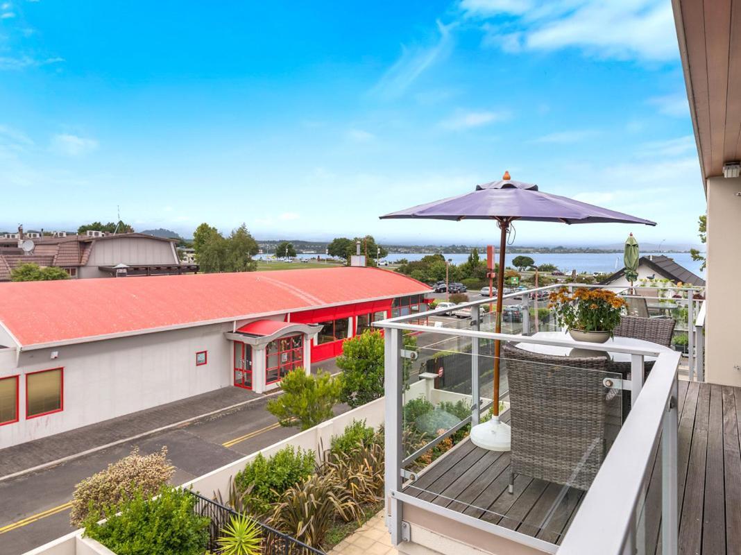 Relax On Roberts - Taupo Holiday Home Экстерьер фото