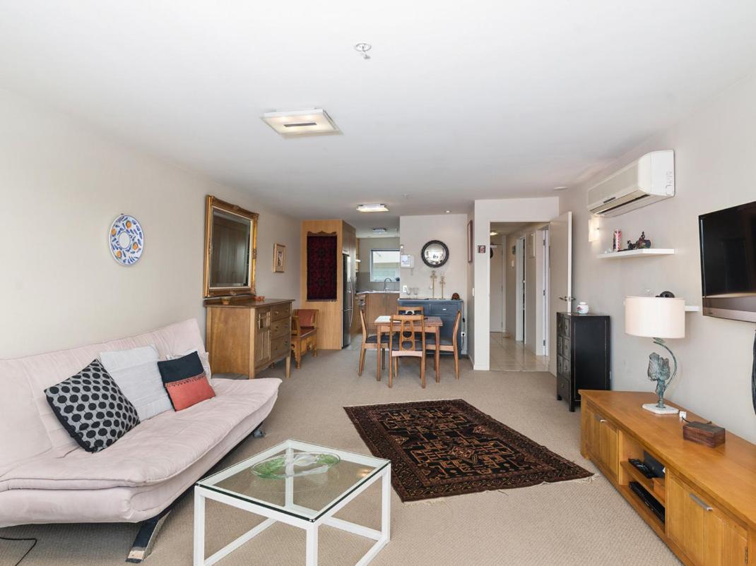 Relax On Roberts - Taupo Holiday Home Экстерьер фото