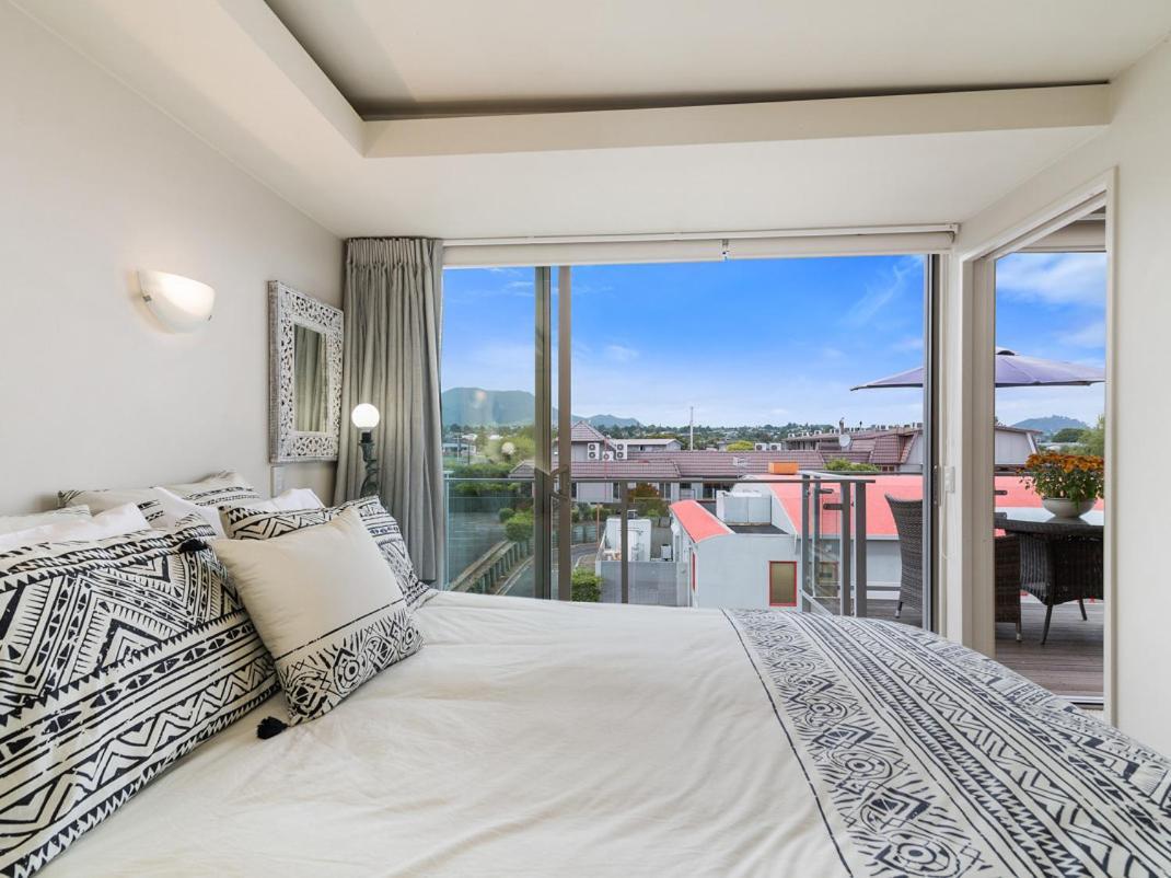 Relax On Roberts - Taupo Holiday Home Экстерьер фото